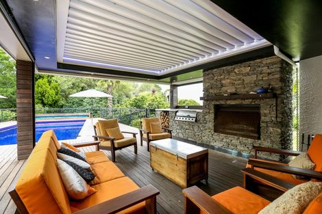 Photo of property in 531 South Road, Omata, New Plymouth, 4374