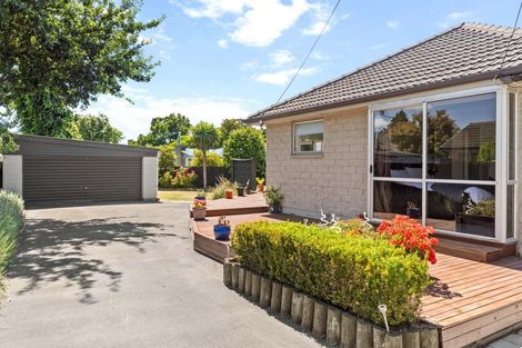 Photo of property in 30 Greendale Avenue, Avonhead, Christchurch, 8042
