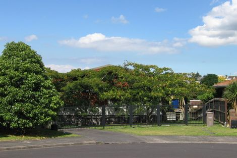 Photo of property in 6 Farr Road, West Harbour, Auckland, 0618