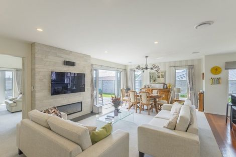 Photo of property in 13 Morepork Drive, Waikanae, 5036