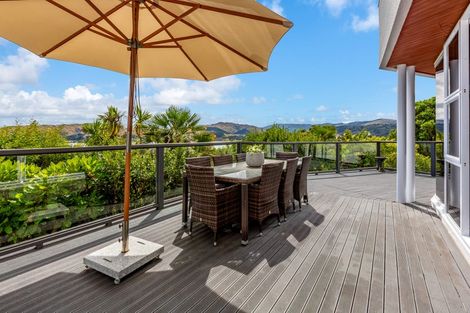 Photo of property in 28 Molyneux Close, Whitby, Porirua, 5024