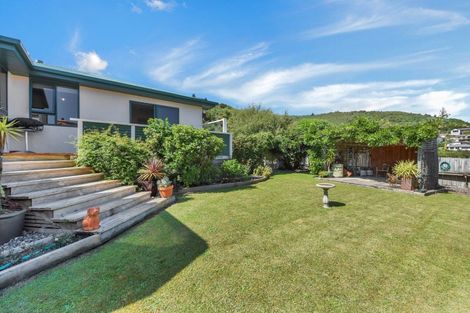 Photo of property in 10 Matai Place, Waikawa, Picton, 7220