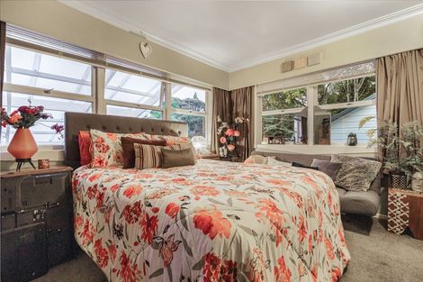 Photo of property in 66 Atkinson Road, Titirangi, Auckland, 0604