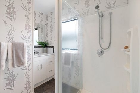 Photo of property in 1/41 Barbados Drive, Unsworth Heights, Auckland, 0632