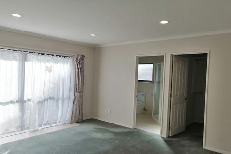 Photo of property in 52 Brookwood Drive, Henderson, Auckland, 0612