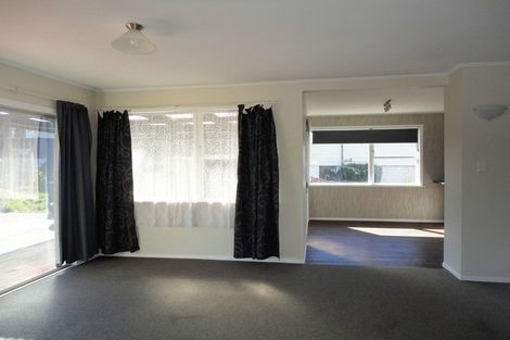 Photo of property in 27 Mcquarrie Avenue, Wattle Downs, Auckland, 2103