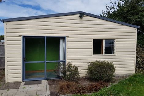 Photo of property in 17 Collins Drive, Waikuku Beach, 7402