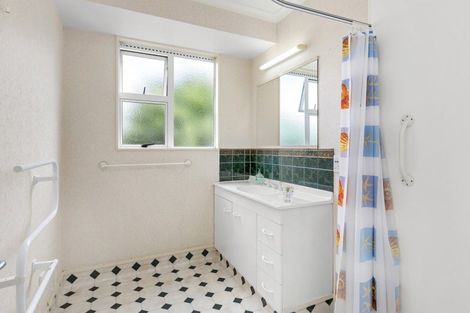 Photo of property in 1 Collins Avenue, Te Awamutu, 3800