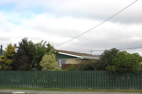 Photo of property in 19 Exeter Street, Waimate, 7924