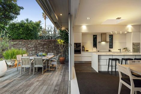 Photo of property in 233 Jervois Road, Herne Bay, Auckland, 1011