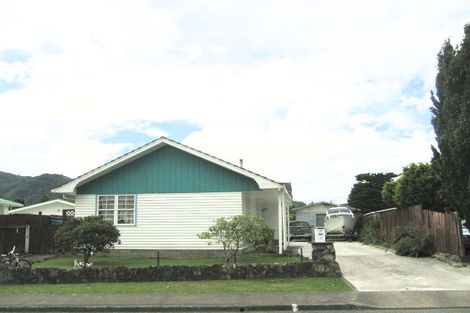 Photo of property in 22 Mountbatten Grove, Clouston Park, Upper Hutt, 5018