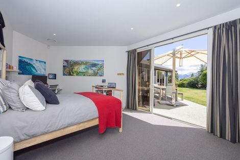 Photo of property in 10 The Terraces, Wanaka, 9305