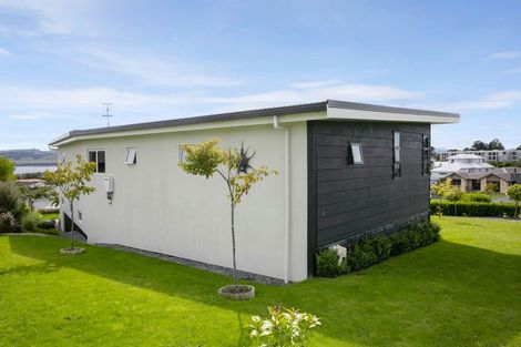Photo of property in 32 Coprosma Crescent, Waipahihi, Taupo, 3330