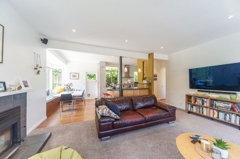 Photo of property in 21 Nevay Road, Miramar, Wellington, 6022