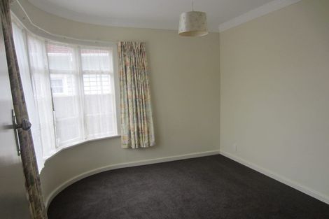 Photo of property in 8 Cambridge Street, Tawa, Wellington, 5028