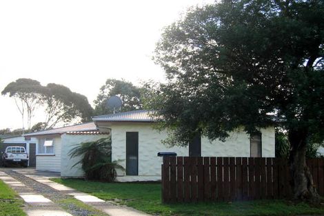 Photo of property in 43 Walton Road, Paraparaumu Beach, Paraparaumu, 5032