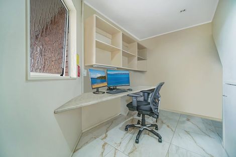 Photo of property in 100 Westerham Drive, Dannemora, Auckland, 2016
