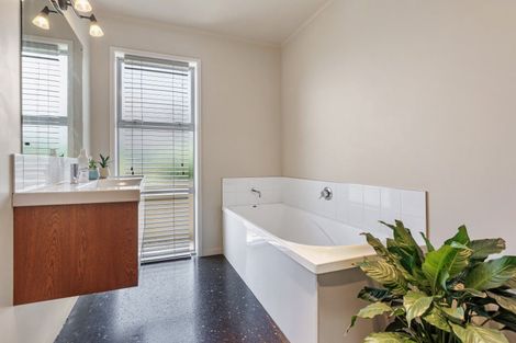 Photo of property in 61 Karamea Street, Whalers Gate, New Plymouth, 4310