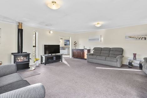 Photo of property in 13 Walnut Place, Mosgiel, 9024