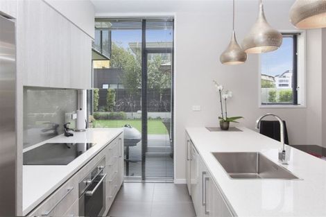 Photo of property in 1/50 Kilmore Street, Christchurch Central, Christchurch, 8013