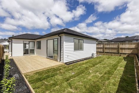 Photo of property in 24 Tarras Road, Kumeu, 0810