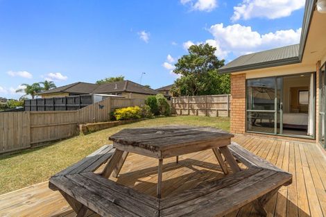 Photo of property in 32 Cranbrook Place, Rototuna North, Hamilton, 3210