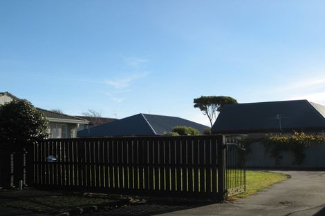 Photo of property in 1/25 Thurso Place, New Brighton, Christchurch, 8083