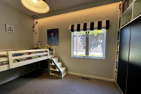 Photo of property in 16 Burnham Street, Seatoun, Wellington, 6022