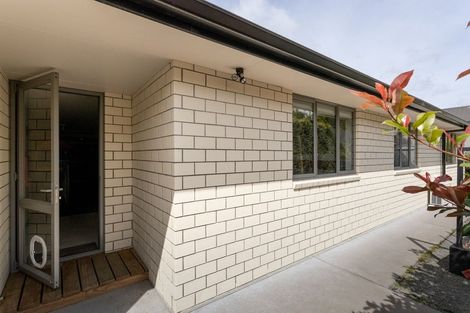 Photo of property in Waterview Estate, 30/4 Greystone Place, Omokoroa, 3114