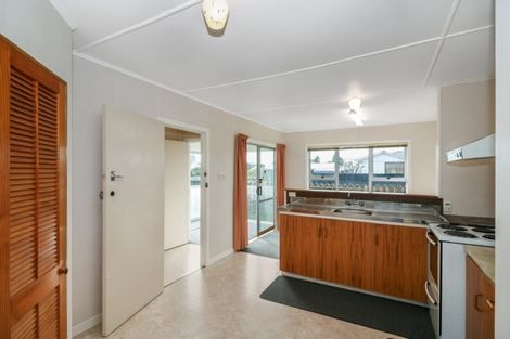 Photo of property in 15 Turakina Street, Merrilands, New Plymouth, 4312