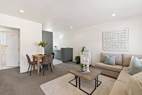 Photo of property in 1/10 Agincourt Street, Glenfield, Auckland, 0629