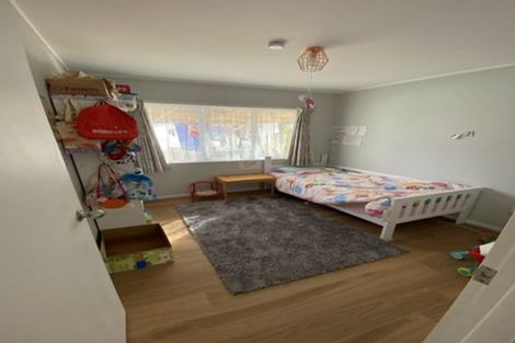 Photo of property in 2 Solea Road, Sunnyvale, Auckland, 0612