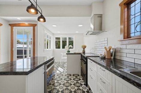 Photo of property in 12 Cashmere Road, Cashmere, Christchurch, 8022