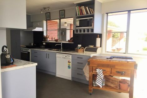 Photo of property in 24 Liverpool Street, Levin, 5510