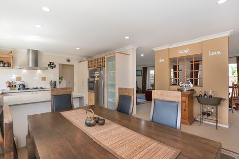 Photo of property in 27 Fergy Crescent, Wattle Downs, Auckland, 2103