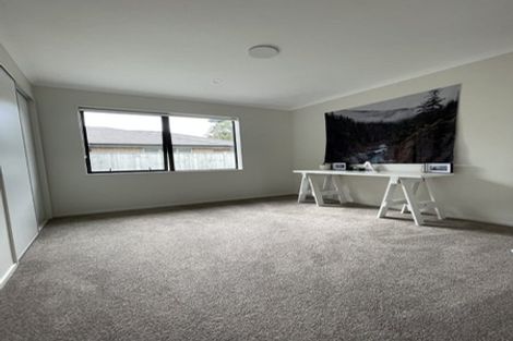 Photo of property in 34 Waituarua Drive, Takanini, 2112