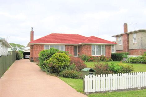 Photo of property in 88 Seymour Road, Sunnyvale, Auckland, 0612