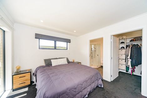 Photo of property in 8 Poplar Grove, Feilding, 4702