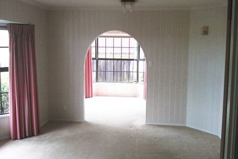 Photo of property in 62 Dalwhinnie Parade, Highland Park, Auckland, 2010