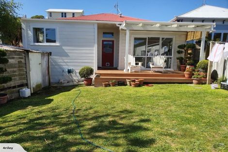 Photo of property in 30 Hiropi Street, Newtown, Wellington, 6021