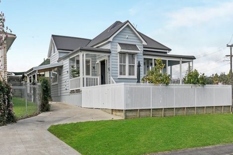 Photo of property in 36 Ray Small Drive, Papakura, 2110