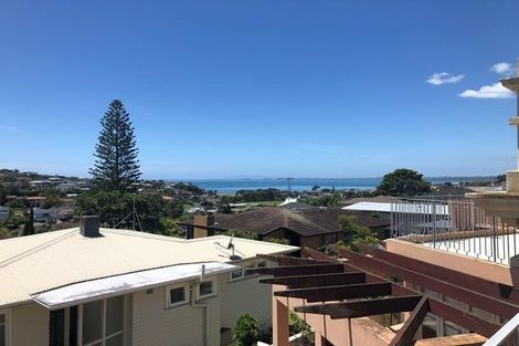 Photo of property in 2/55 East Coast Road, Milford, Auckland, 0620