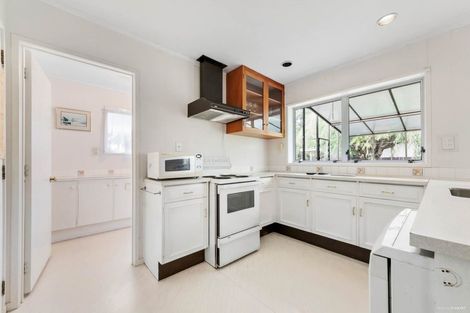 Photo of property in 10 Mimosa Place, Half Moon Bay, Auckland, 2012