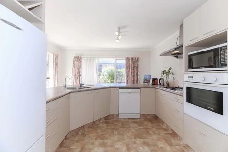 Photo of property in 1 Quartley Place, Huntington Park, Auckland, 2013