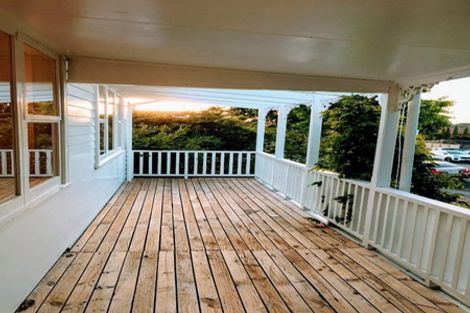 Photo of property in 2a Waller Avenue, Bucklands Beach, Auckland, 2012