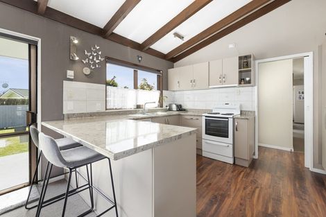 Photo of property in 77 Richmond Avenue, Richmond Heights, Taupo, 3330