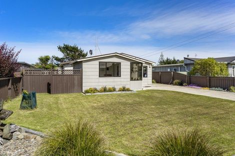 Photo of property in 14 Muapoko Street, Himatangi Beach, Foxton, 4891