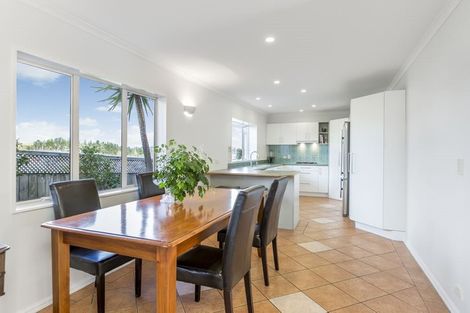 Photo of property in 9a Bundoran Way, Pinehill, Auckland, 0632