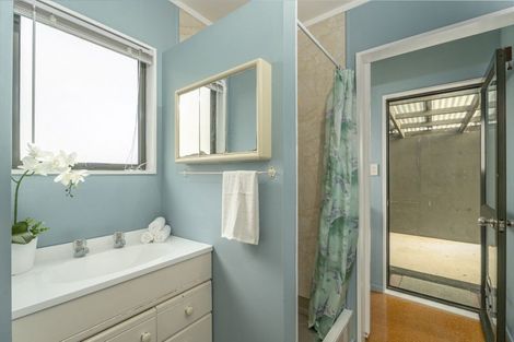 Photo of property in 16 Whitby Avenue, Whitianga, 3510