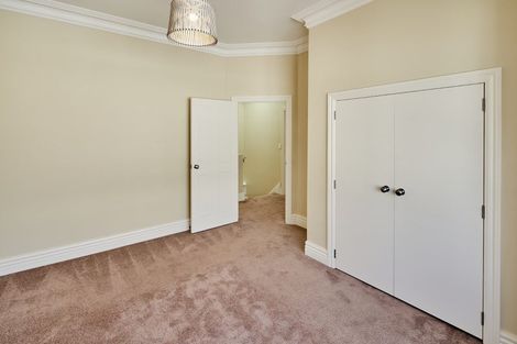 Photo of property in 40 Roxburgh Street, Mount Victoria, Wellington, 6011